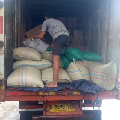 Dokumentasi pengiriman kargo PT Dua Sukses Logistik 16